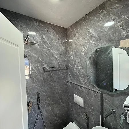 Azzurre Premium Sarandë