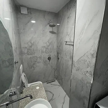 Azzurre Premium Sarandë
